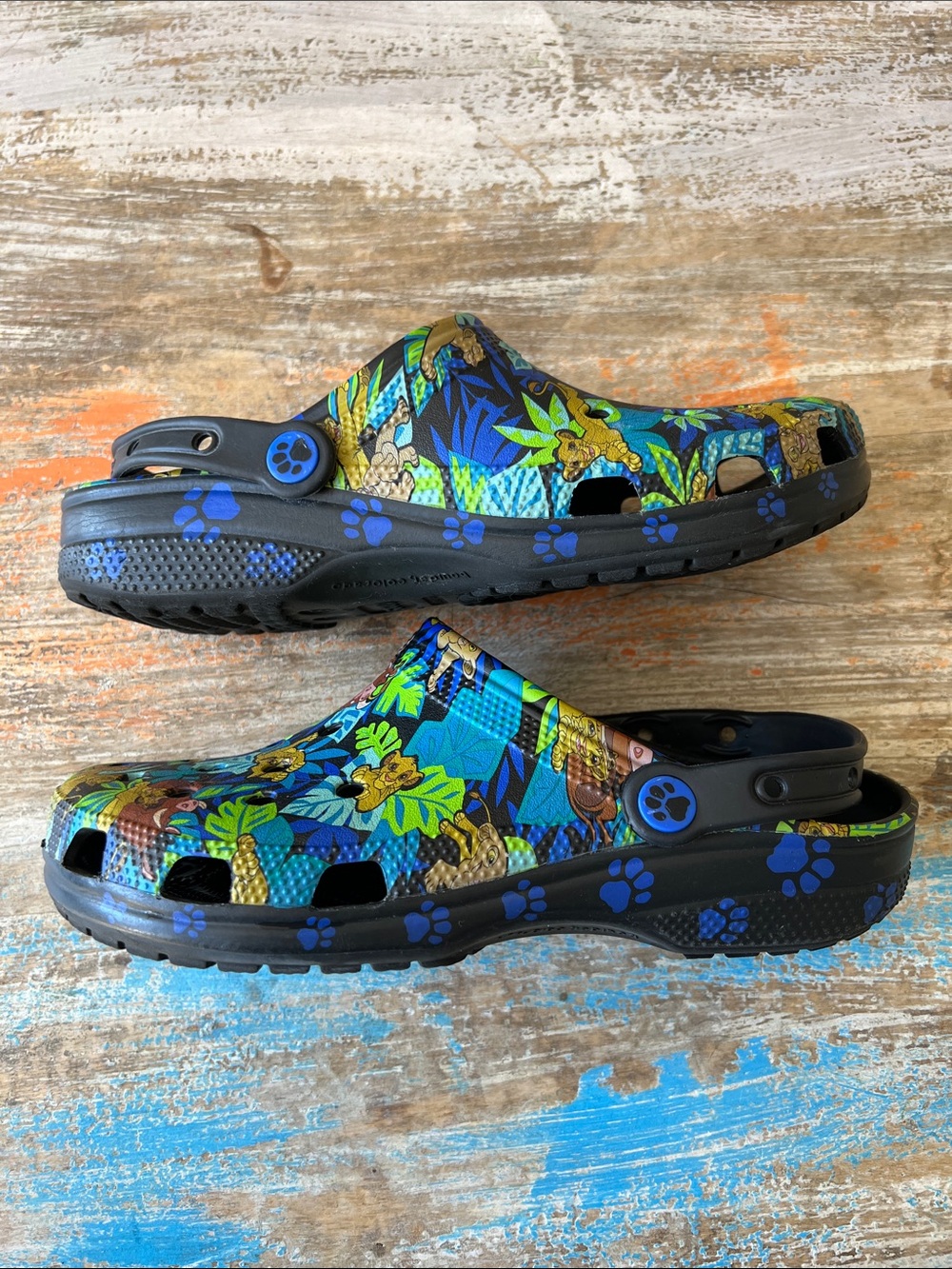 Crocs x Disney The Lion King Clogs - Picture 8 of 13